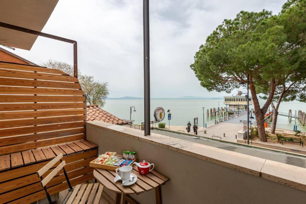 The View - Sunset & Relax - Suite - Appartamenti Vista Lago Passignano sul Trasimeno Buitenkant foto